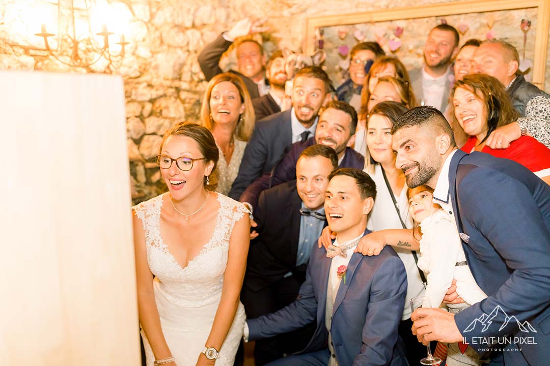 Photo booth for weddings in france, selfie station hire